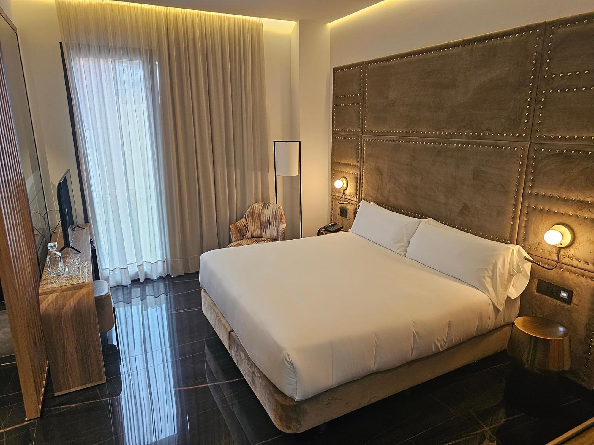 Hotel Las Tres Campanas Badajoz Eksteriør billede