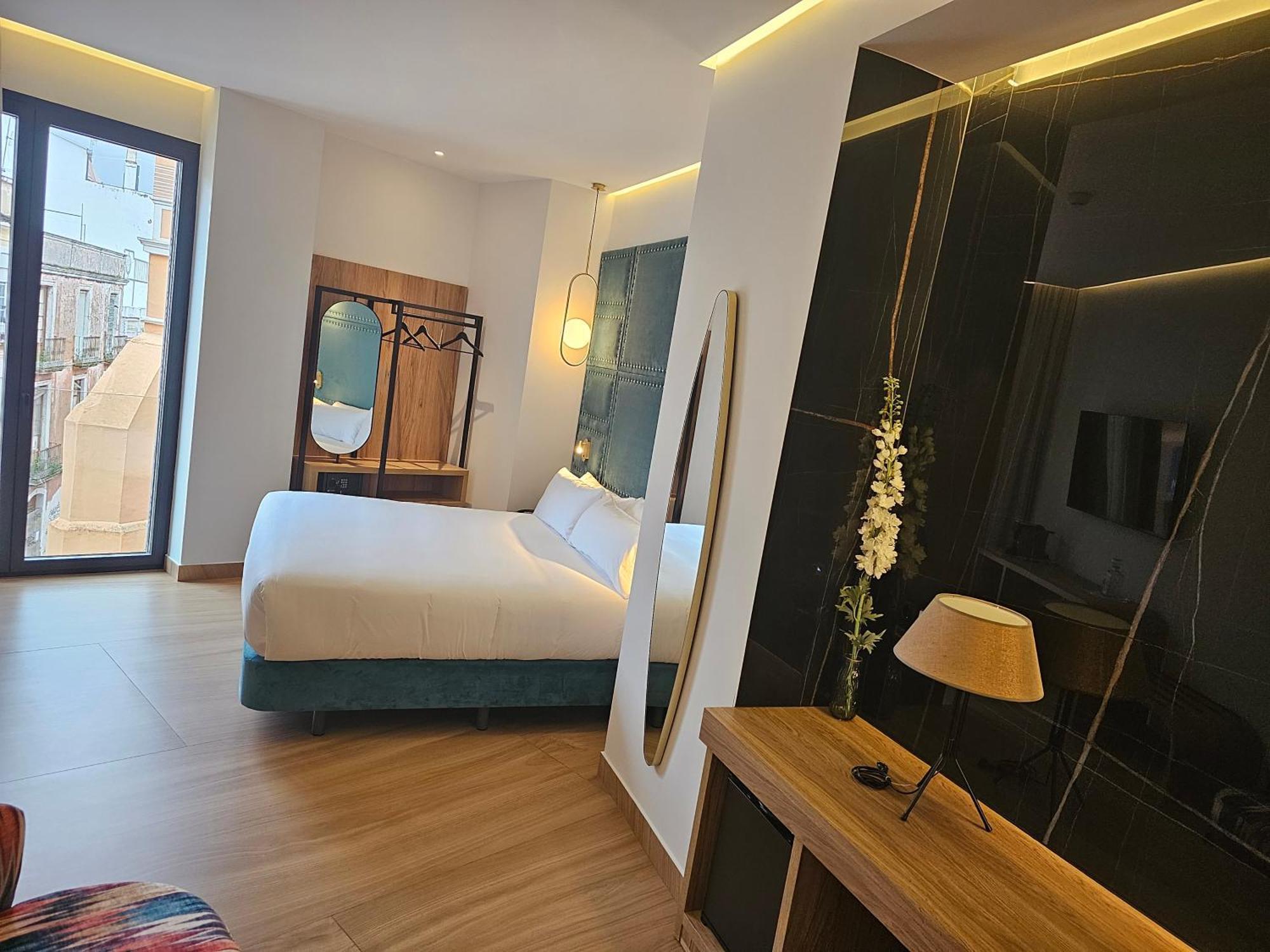 Hotel Las Tres Campanas Badajoz Eksteriør billede