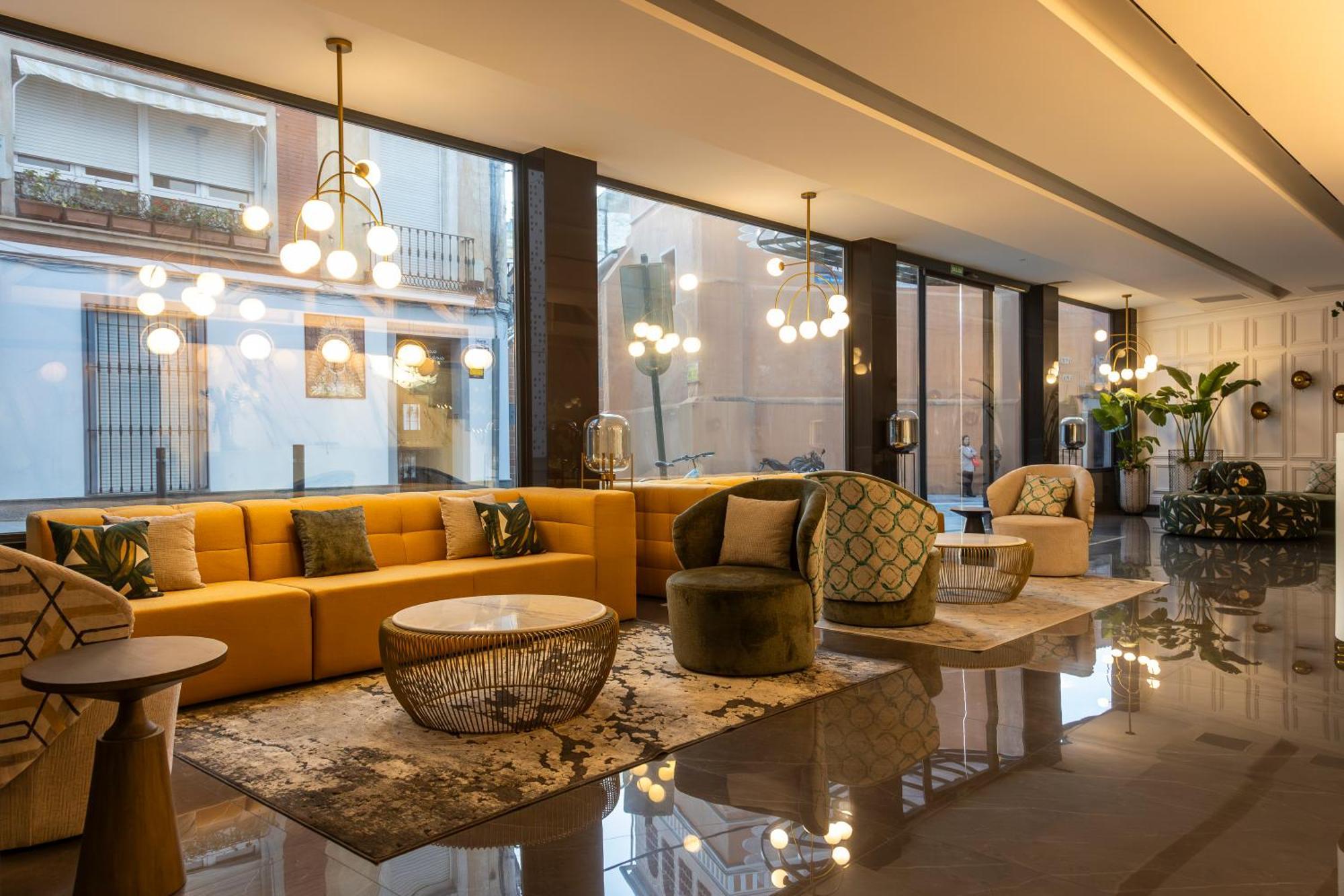 Hotel Las Tres Campanas Badajoz Eksteriør billede