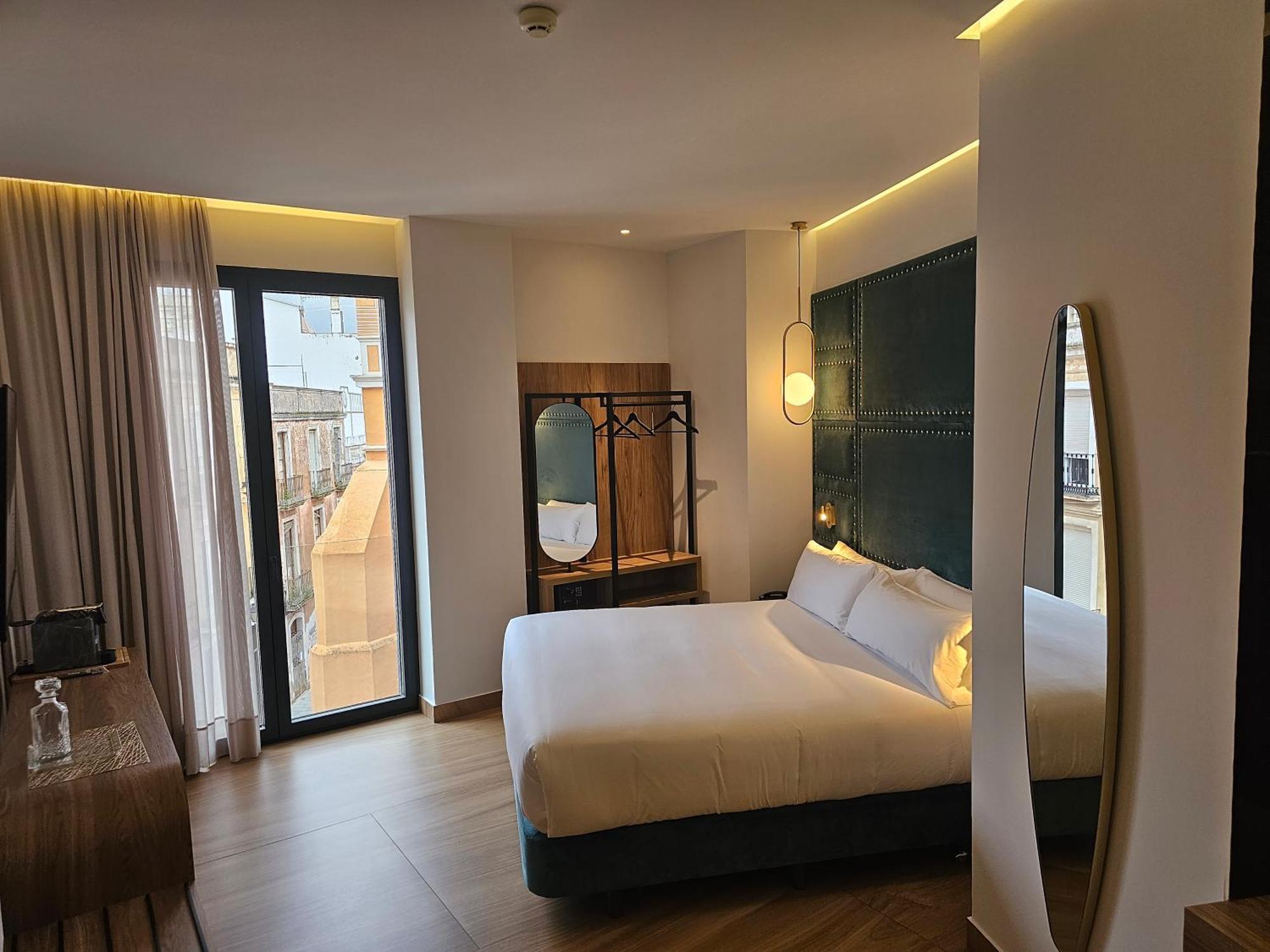 Hotel Las Tres Campanas Badajoz Eksteriør billede